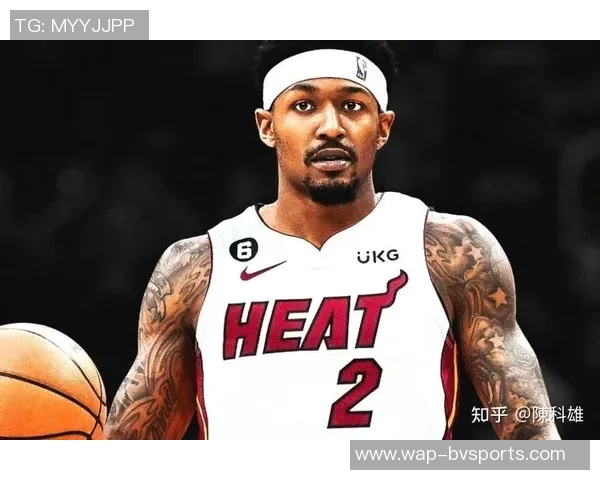 比尔展现全面能力强大的适应力助力球队攻防转换 比尔展现全面能力强大的适应力助力球队攻防转换